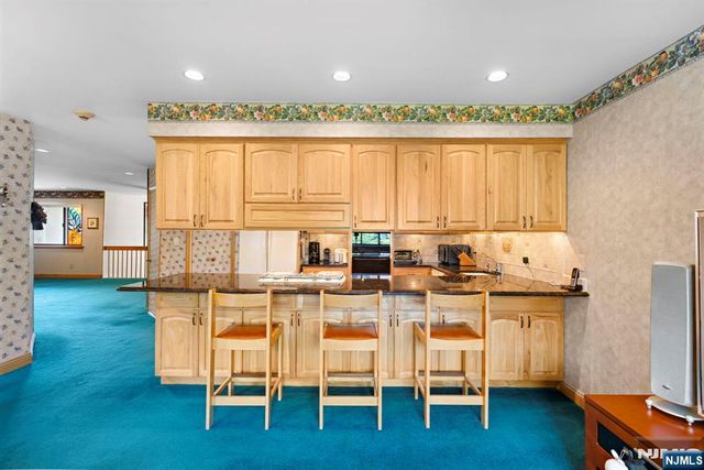 568 Sanderling Court, Secaucus, NJ 07094