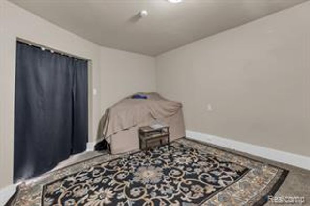 2124 Halleck Street, Hamtramck, MI 48212