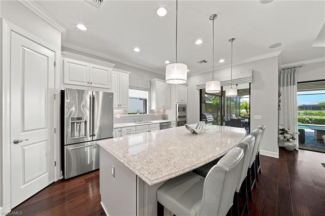 9392 Terresina DR, Naples, FL 34119
