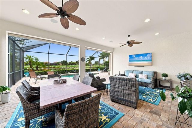 9392 Terresina DR, Naples, FL 34119