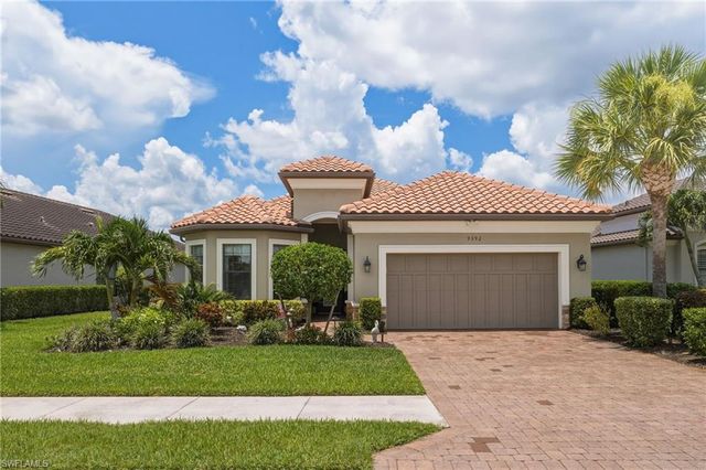 9392 Terresina DR, Naples, FL 34119