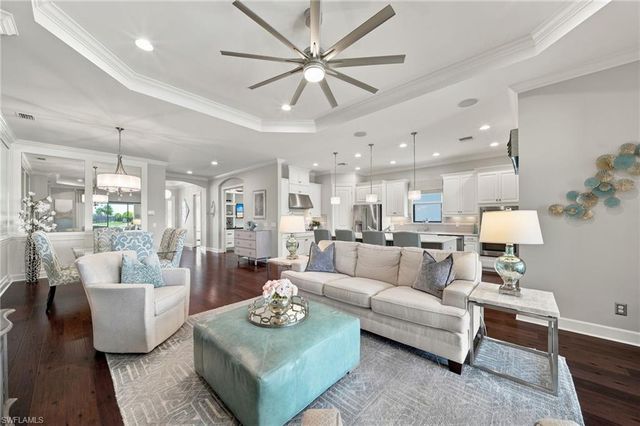 9392 Terresina DR, Naples, FL 34119