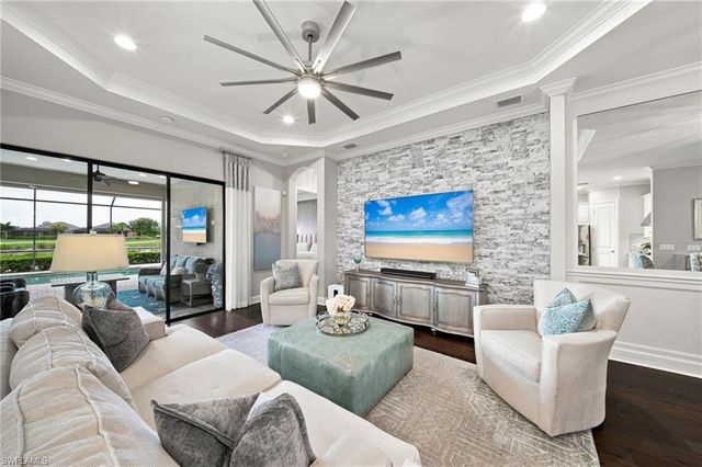9392 Terresina DR, Naples, FL 34119
