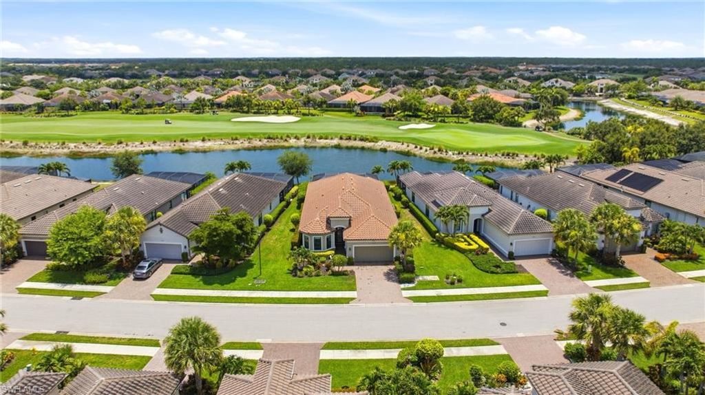 9392 Terresina DR, Naples, FL 34119