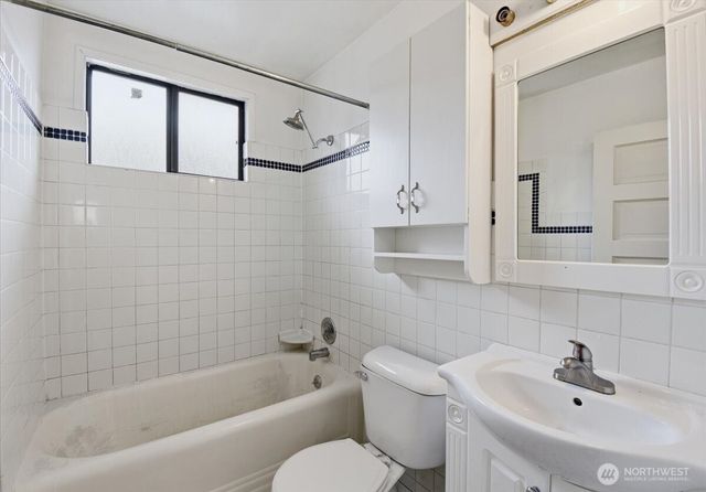 308 NE 50th Street, Seattle, WA 98105