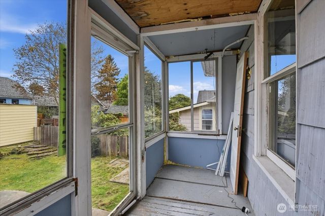 308 NE 50th Street, Seattle, WA 98105
