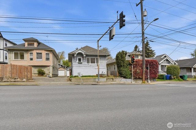 308 NE 50th Street, Seattle, WA 98105
