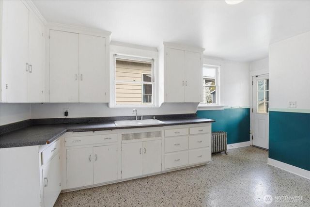 308 NE 50th Street, Seattle, WA 98105