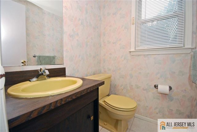 2 Janet Court, East Brunswick, NJ 08816