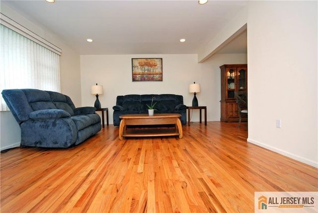 2 Janet Court, East Brunswick, NJ 08816