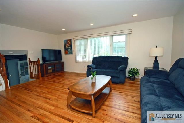 2 Janet Court, East Brunswick, NJ 08816