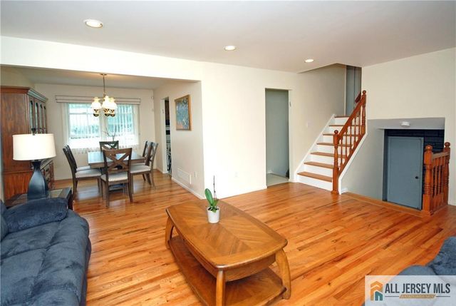 2 Janet Court, East Brunswick, NJ 08816