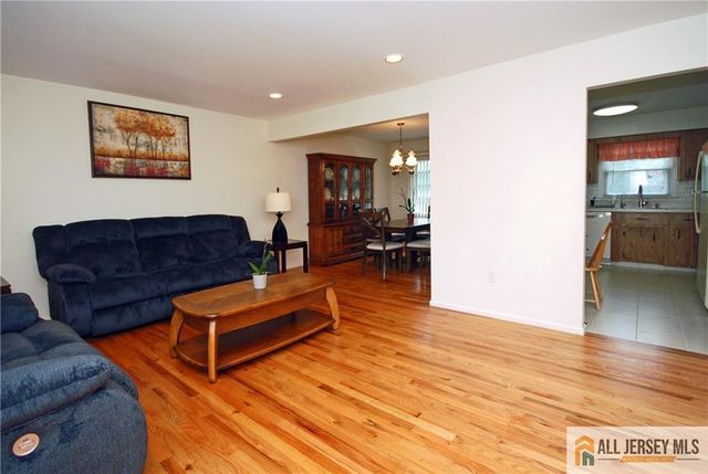 2 Janet Court, East Brunswick, NJ 08816