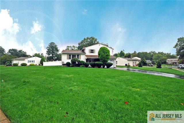 2 Janet Court, East Brunswick, NJ 08816