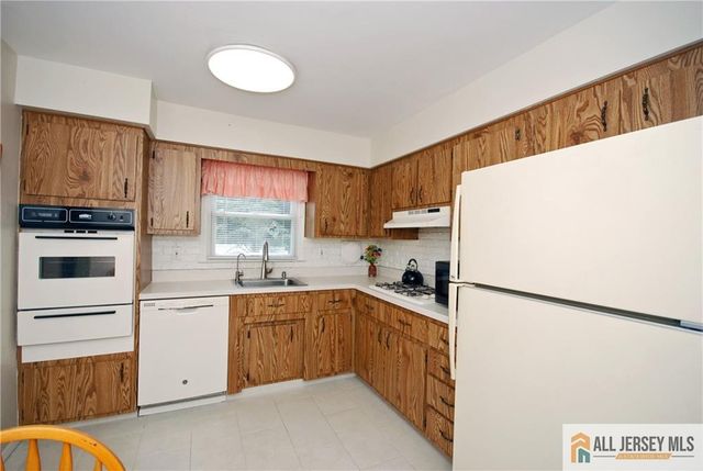2 Janet Court, East Brunswick, NJ 08816