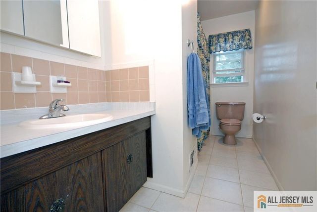 2 Janet Court, East Brunswick, NJ 08816