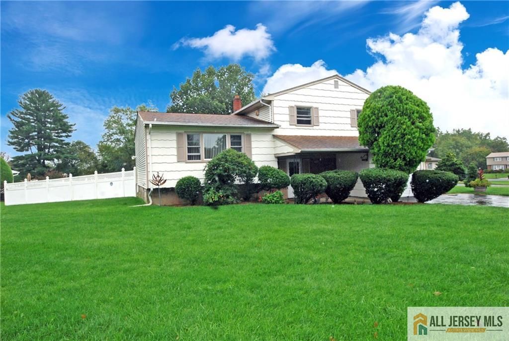 2 Janet Court, East Brunswick, NJ 08816