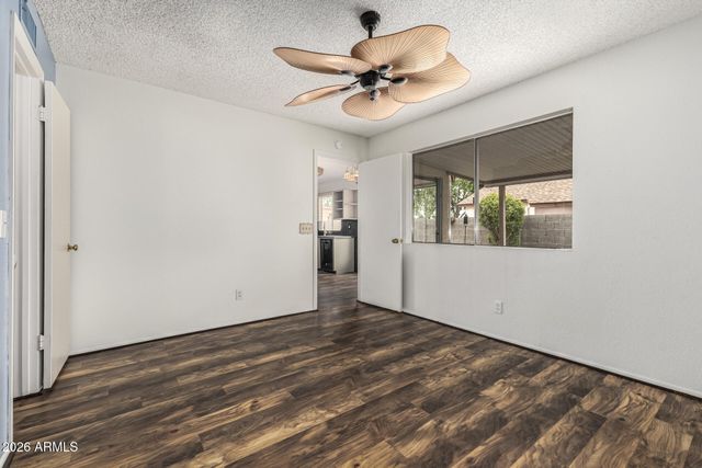 8759 W SAINT JOHN Road, Peoria, AZ 85382