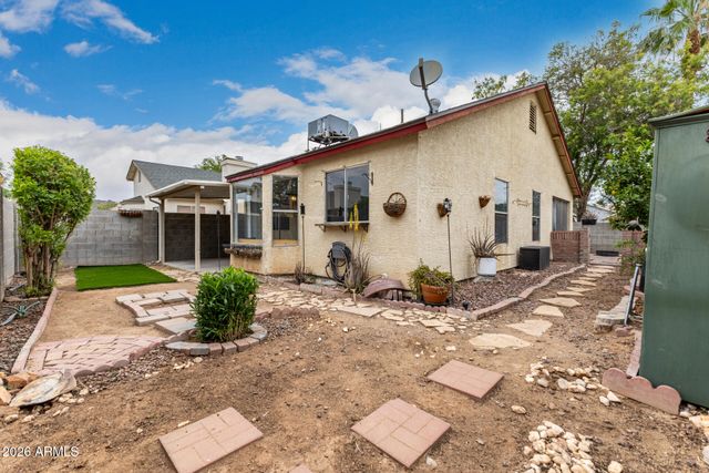 8759 W SAINT JOHN Road, Peoria, AZ 85382