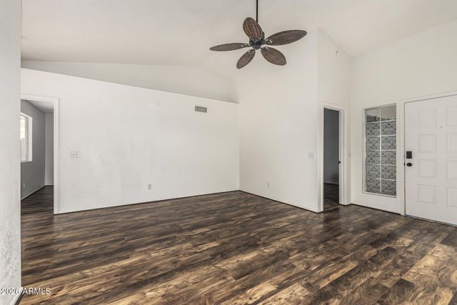 8759 W SAINT JOHN Road, Peoria, AZ 85382