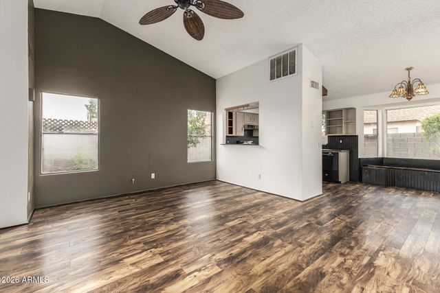 8759 W SAINT JOHN Road, Peoria, AZ 85382