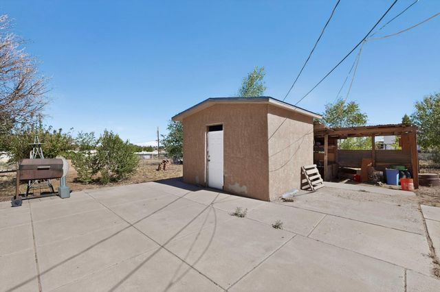 1 Santa Monica Avenue, Los Lunas, NM 87031