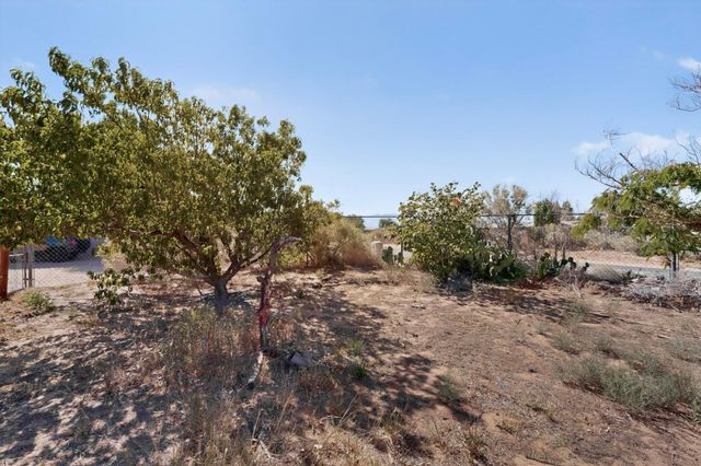 1 Santa Monica Avenue, Los Lunas, NM 87031
