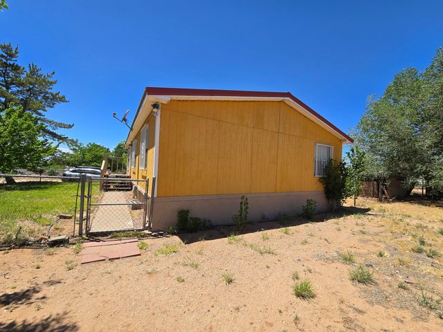 1 Santa Monica Avenue, Los Lunas, NM 87031