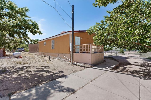 1 Santa Monica Avenue, Los Lunas, NM 87031