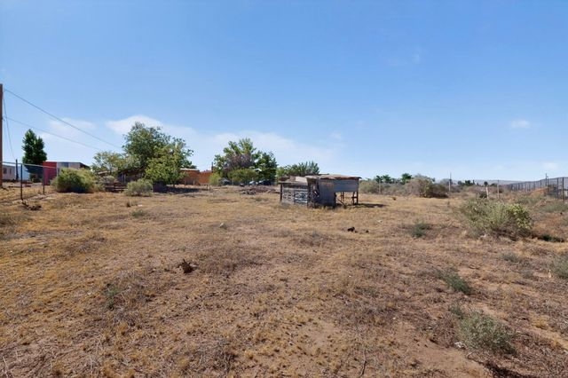 1 Santa Monica Avenue, Los Lunas, NM 87031