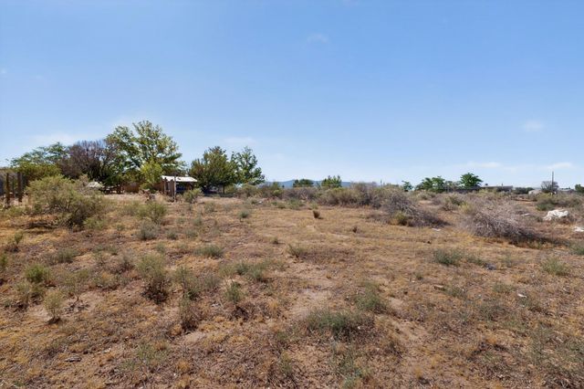 1 Santa Monica Avenue, Los Lunas, NM 87031