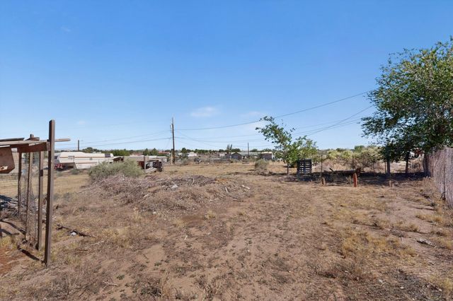 1 Santa Monica Avenue, Los Lunas, NM 87031
