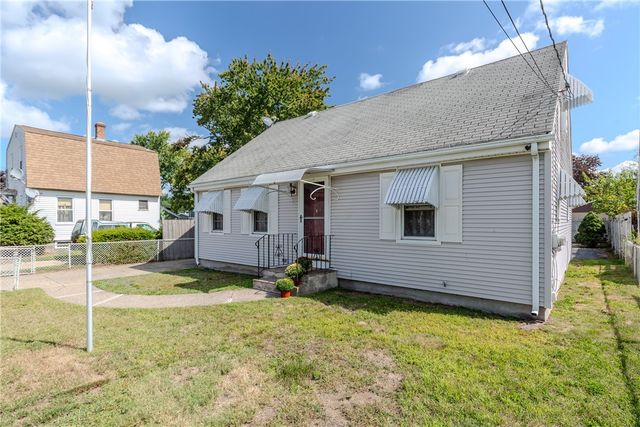 15 Gardner Street, Pawtucket, RI 02861