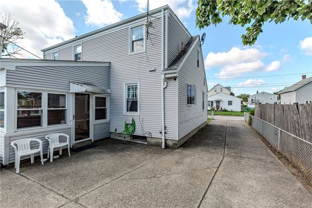 15 Gardner Street, Pawtucket, RI 02861