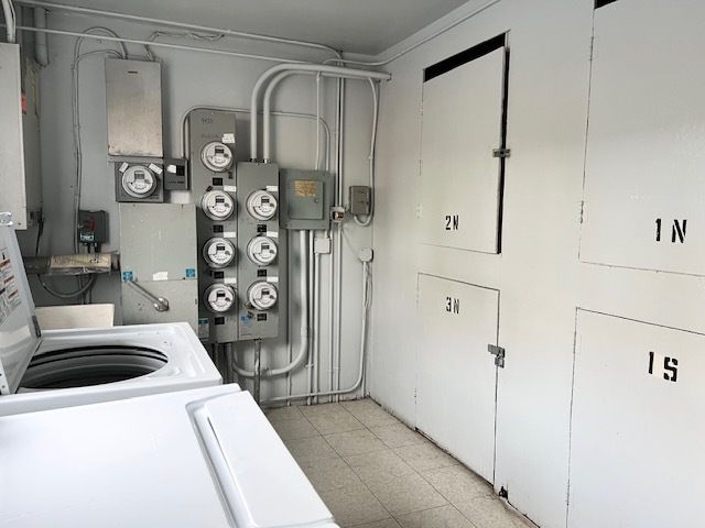 9430 Bay Colony Drive 2N, Des Plaines, IL 60016