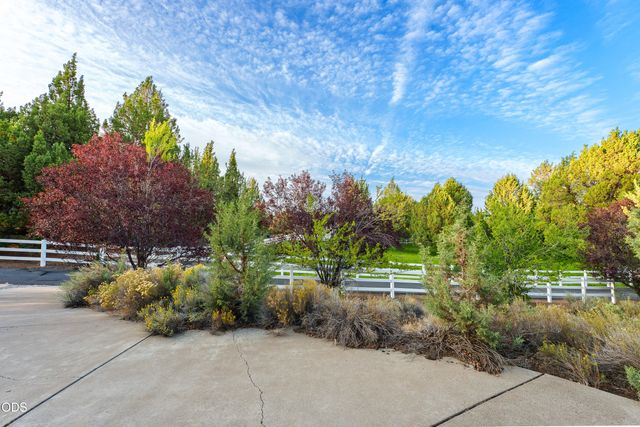 61445 Gosney Road, Bend, OR 97702