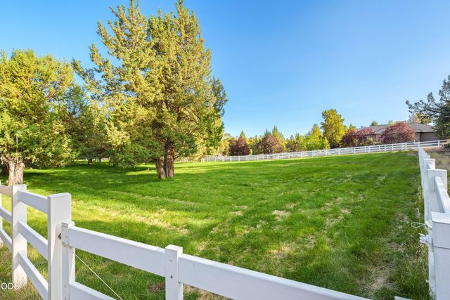 61445 Gosney Road, Bend, OR 97702