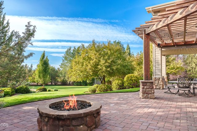 61445 Gosney Road, Bend, OR 97702