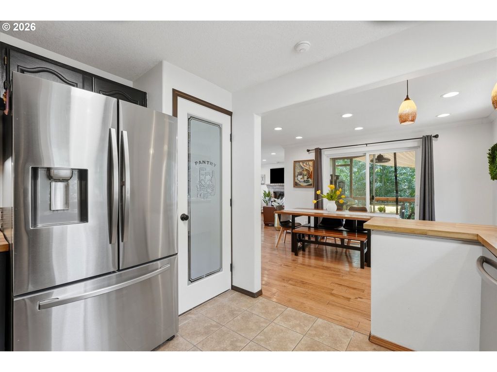 Image 16 of property listing at 110 NORRIS Ct, Dayton, OR 97114