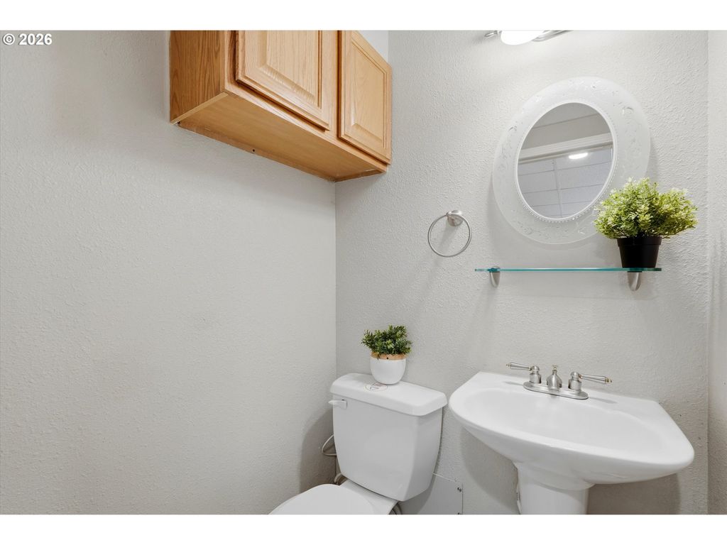 Image 17 of property listing at 110 NORRIS Ct, Dayton, OR 97114