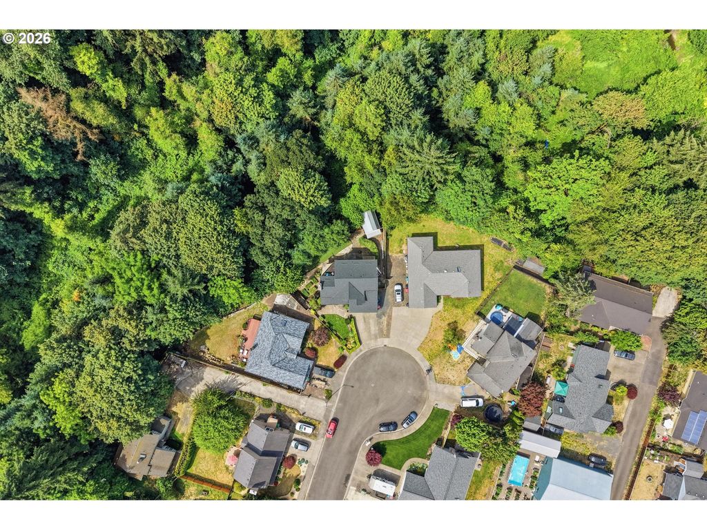 Image 2 of property listing at 110 NORRIS Ct, Dayton, OR 97114