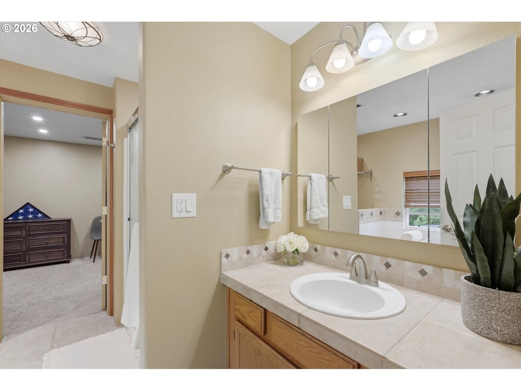 Image 24 of property listing at 110 NORRIS Ct, Dayton, OR 97114
