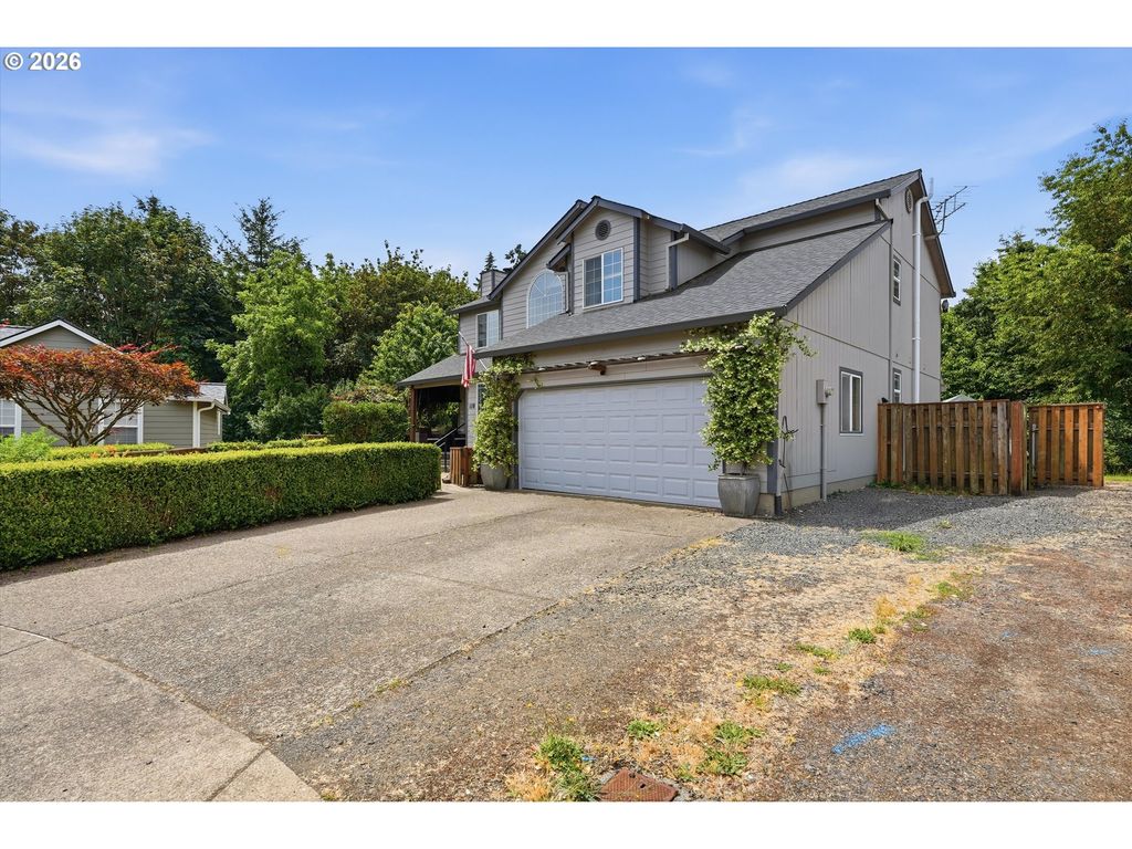 Image 3 of property listing at 110 NORRIS Ct, Dayton, OR 97114