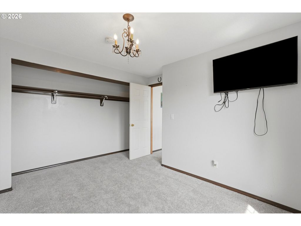 Image 32 of property listing at 110 NORRIS Ct, Dayton, OR 97114