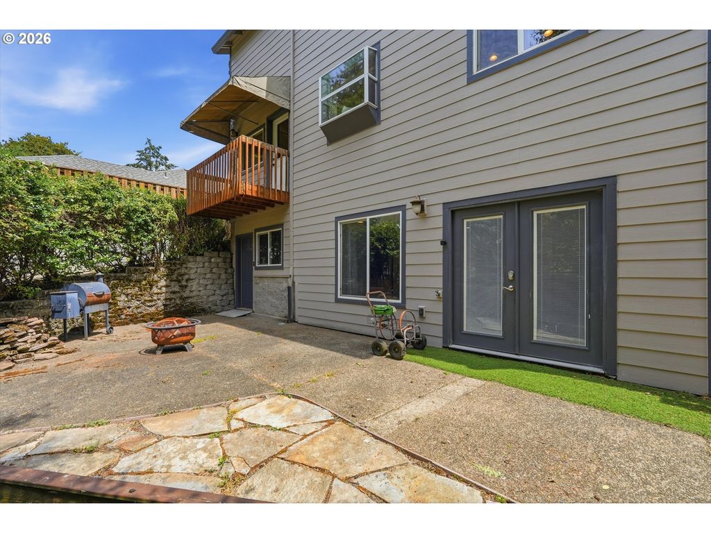 Image 33 of property listing at 110 NORRIS Ct, Dayton, OR 97114