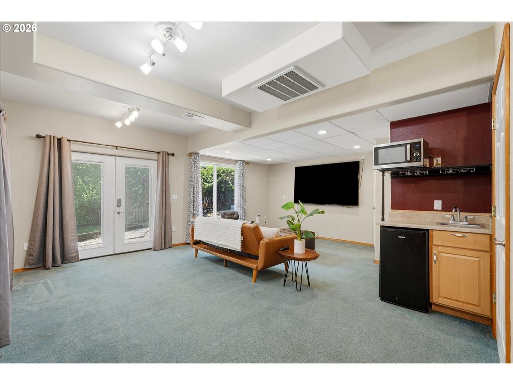 Image 42 of property listing at 110 NORRIS Ct, Dayton, OR 97114