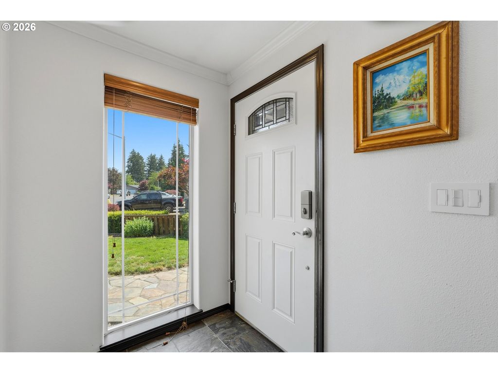 Image 5 of property listing at 110 NORRIS Ct, Dayton, OR 97114