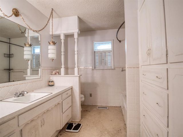 43304 Moccasin Trail, Meeker, OK 74855