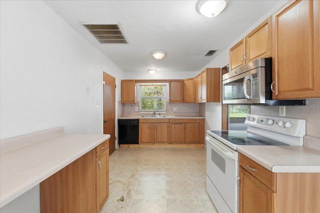 4429 PINEBROOKE PLACE, Dover, FL 33527