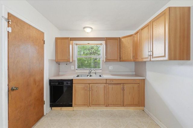 4429 PINEBROOKE PLACE, Dover, FL 33527